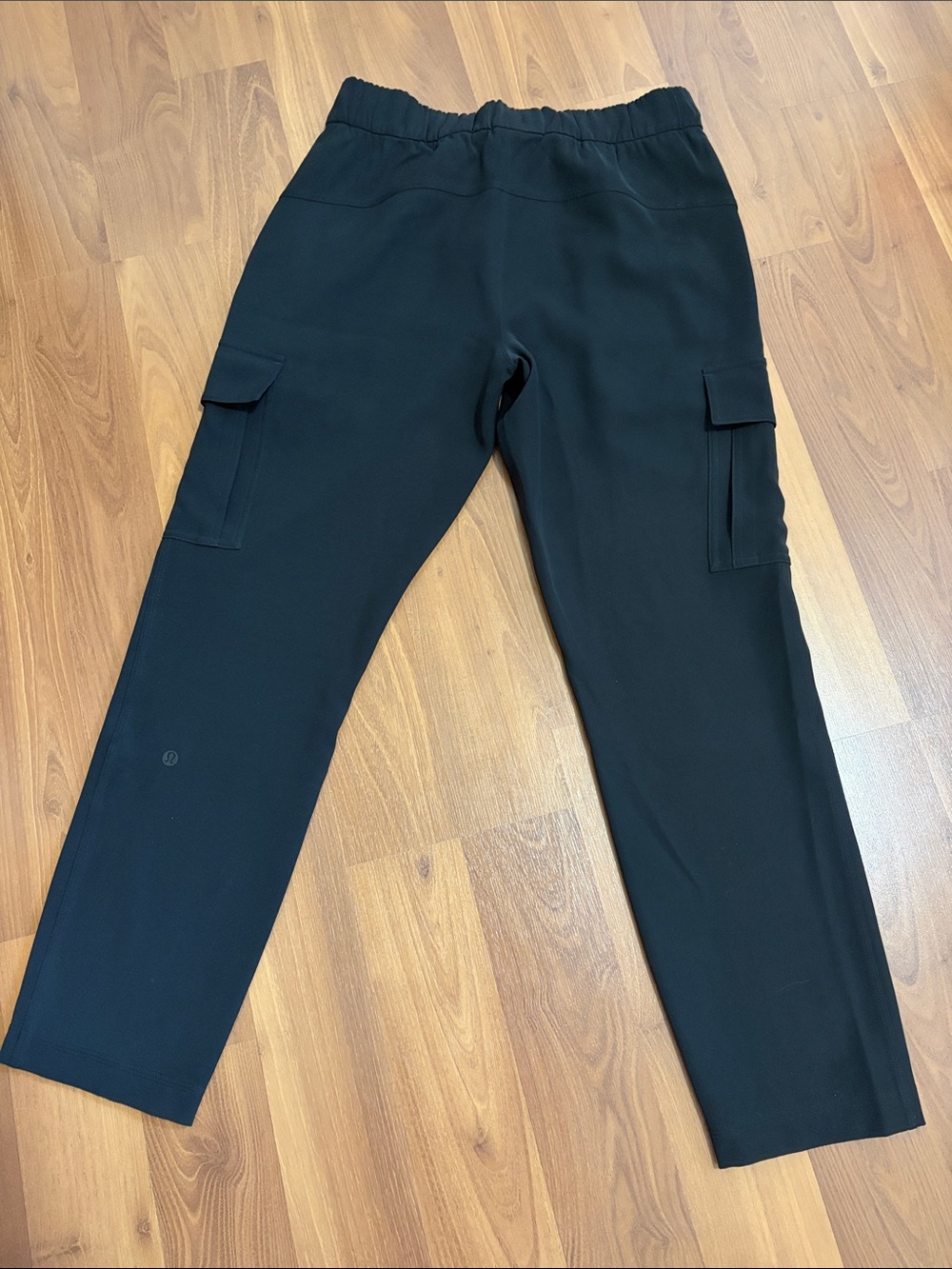Lululemon Keep Moving High-Rise Cargo Pants Black Size 6 Straight Leg Travel